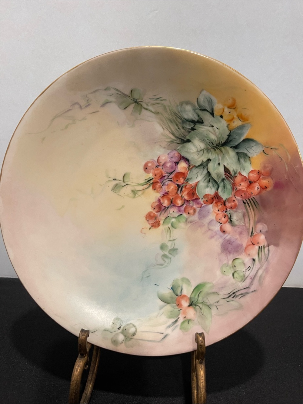 Vintage Unmarked Hand Painted Grape Plate